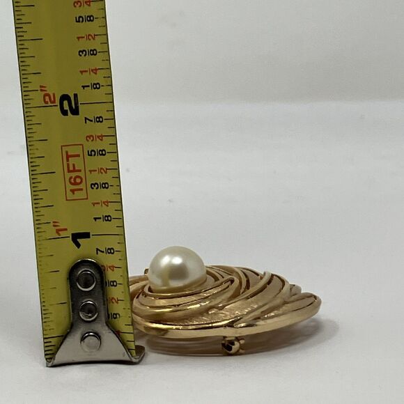Crown Trifari Brooch Pin Swirl Gold Tone Faux Pearl Vintage Retro Classic MCM - Picture 6 of 15